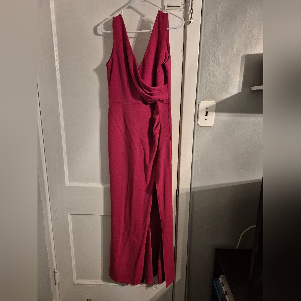 Chic Sleeveless Magenta Gown